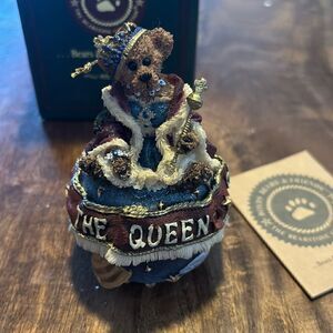 REGINA D. FERRISDAVAL...I AM THE QUEEN-BOYDS BEARS BEARSTONE ORNAMENT #25709